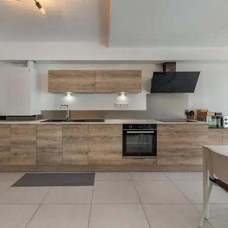 Grand Port - Spacieux - Terrasse Jardin - Parking شقة إيكس ليه با